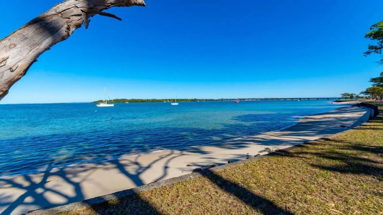 Villa Comfy Ground Floor Unit Opposite Waterfront! Welsby Pde, Bongaree 0*,  Australia